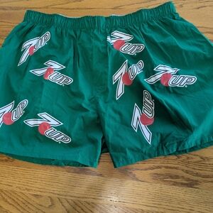 7UP Green Logo Shorts XL